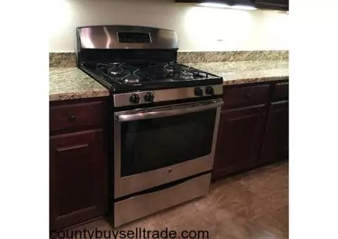 GE Gas Oven-near new
